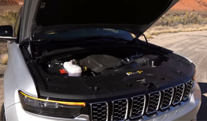 Jeep Grand Cherokee V6 vs V8 - [Which one is better]